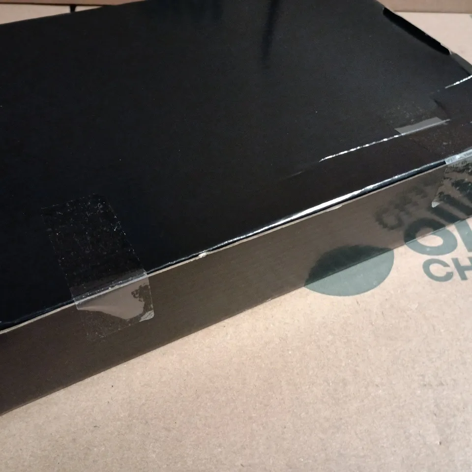 MANSFIELD COLLEGE BUILDING KIT – 906 PIECES, BOXED