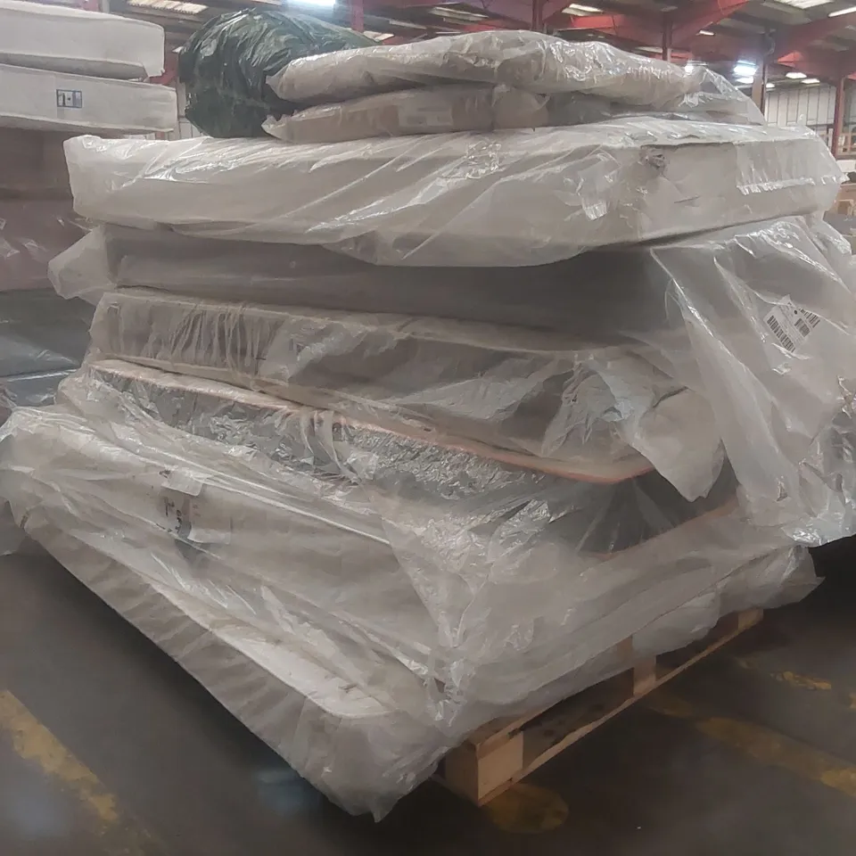 PALLET CONTAINING APPROXIMATELY 6x MATTRESSES, 2x HEADBOARDS