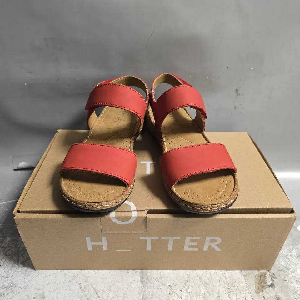 BOXED PAIR OF HOTTER PETRA SANDALS IN SALSA - UK 3