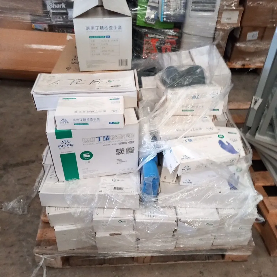 LARGE PALLET OF ASSORTED MEDICAL COSUMMABLES TO INCLUDE; EXAMINATION GLOVES, HEEL PADS AND MIDI SLIPPER PAN LINERS
