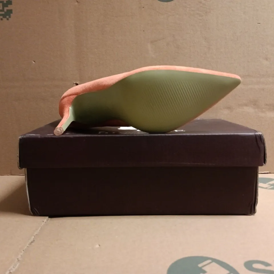 BOXED PAIR OF BIG TREE POINTED TOE STILETTO HEELS IN ORANGE SIZE EU 38