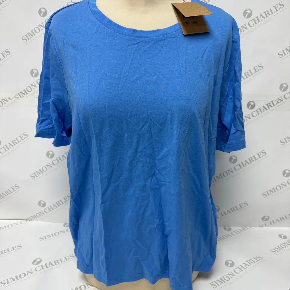 BODEN CREW NECK SHORT SLEEVED T SHIRT IN BLUE SIZE L