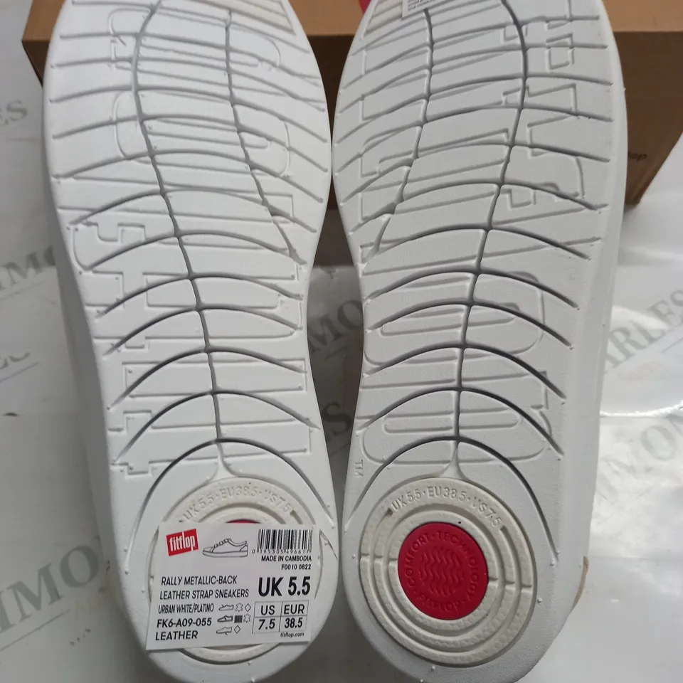 BOXED PAIR OF FITFLOP RALLY METALLIC BACK LEATHER STRAP SNEAKERS IN WHITE - UK 5.5