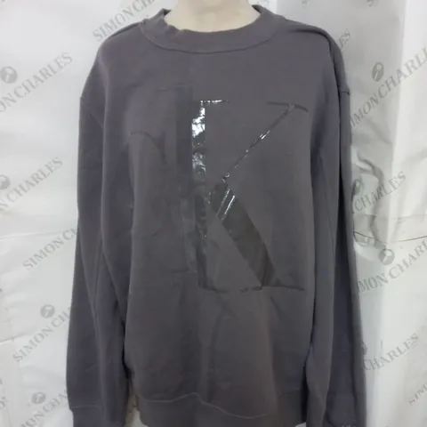 CALVIN KLEIN PRINTED CREW NECK SWEATER IN GREY SIZE M