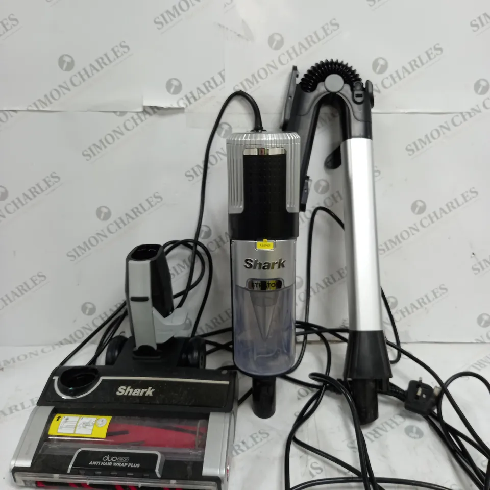 BOXED SHARK CORDED VACUUM 