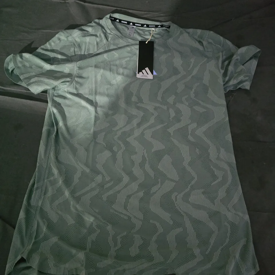 ADIDAS RUNNING TEE IN GREEN - UK SMALL