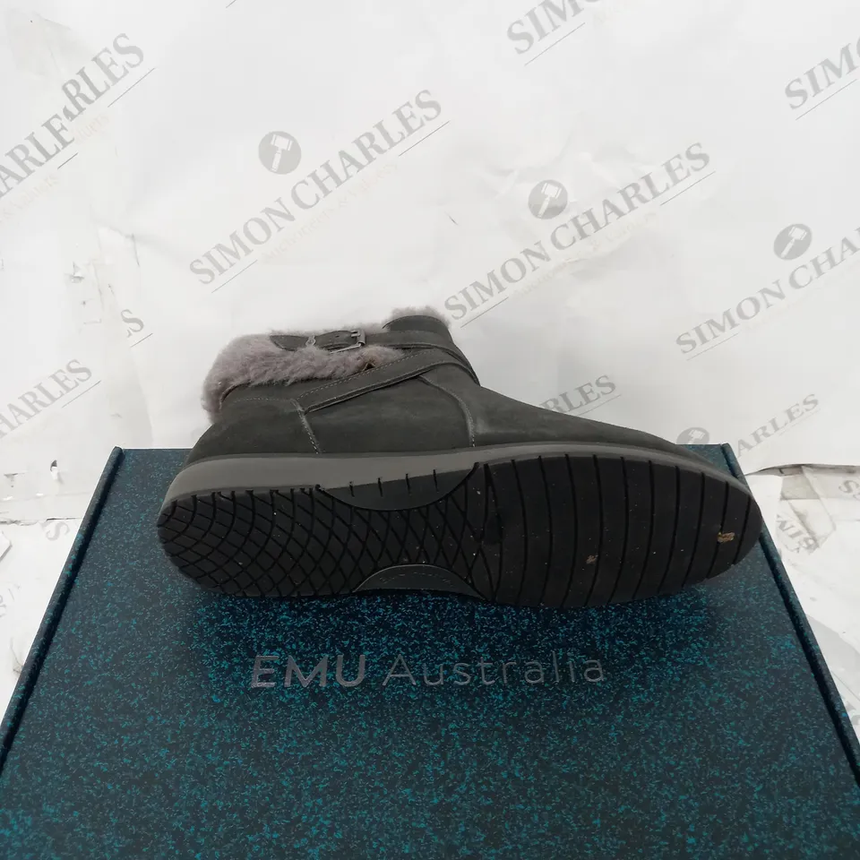 EMU AUSTRALIA MERAK SUEDE BOOTS, DARK GREY, UK SIZE 9