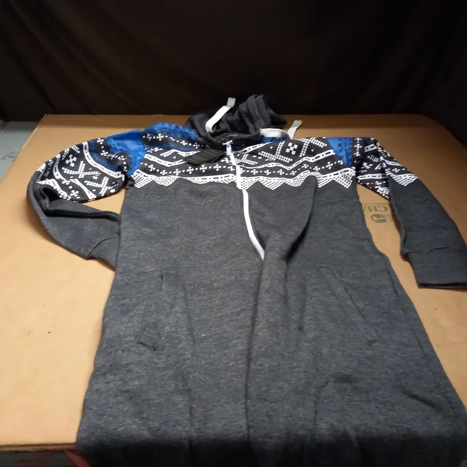 IN THE STYLE OF NOROZE GREY/WHITE/BLUE ONSIE - MEDIUM