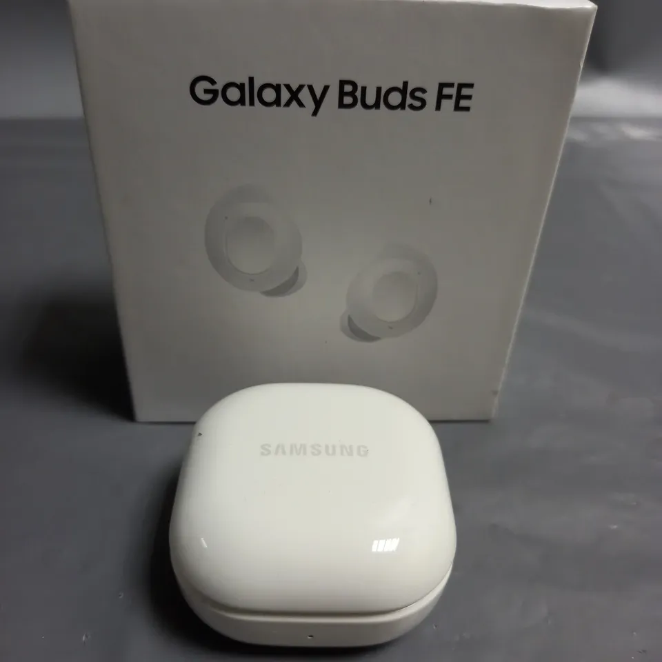 BOXED SAMSUNG GALAXY BUDS FE WHITE