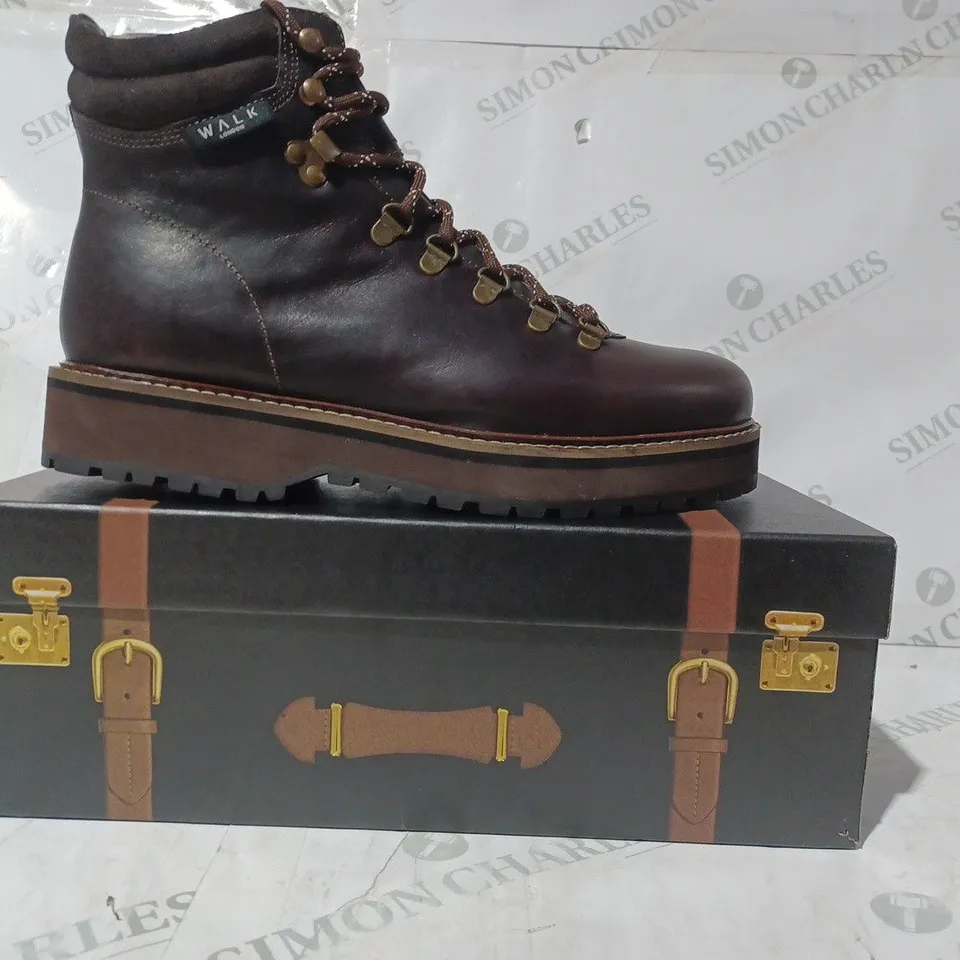 BOXED PAIR OF WALK LONDON ANKLE BOOTS IN DARK BROWN UK SIZE 8