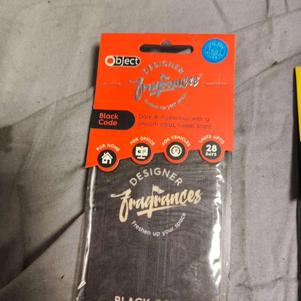 BOX OF APPROXIMATELY 50 ASSORTED CAR AIR FRESHENERS VALET BAY AND BUTTERKIST 