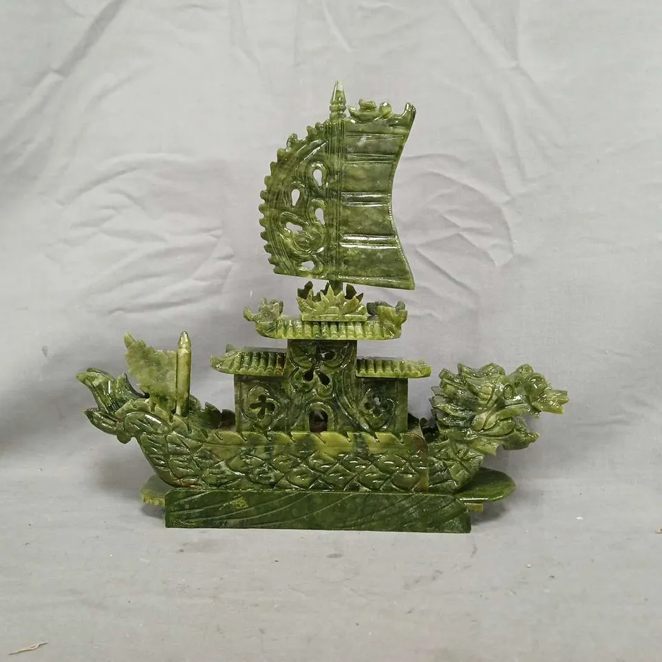 UNBRANDED JADE DRAGON BOAT ORNAMENT - COLLECTION ONLY