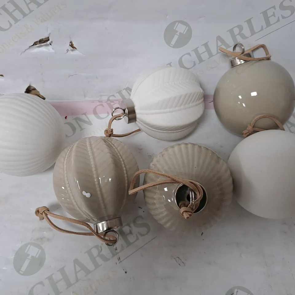 BOX OF 6 XMAS BARBULES 