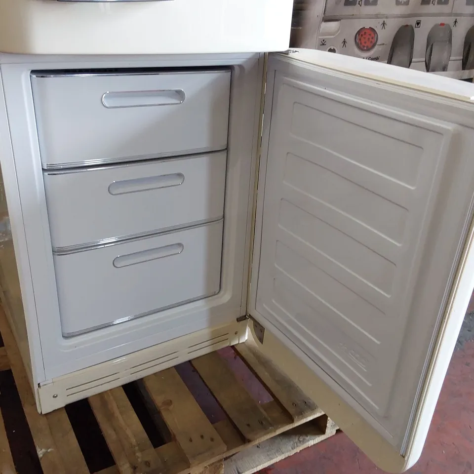 SMEG FAB32RCR5UK VINTAGE LOOK FRIDGE FREEZER