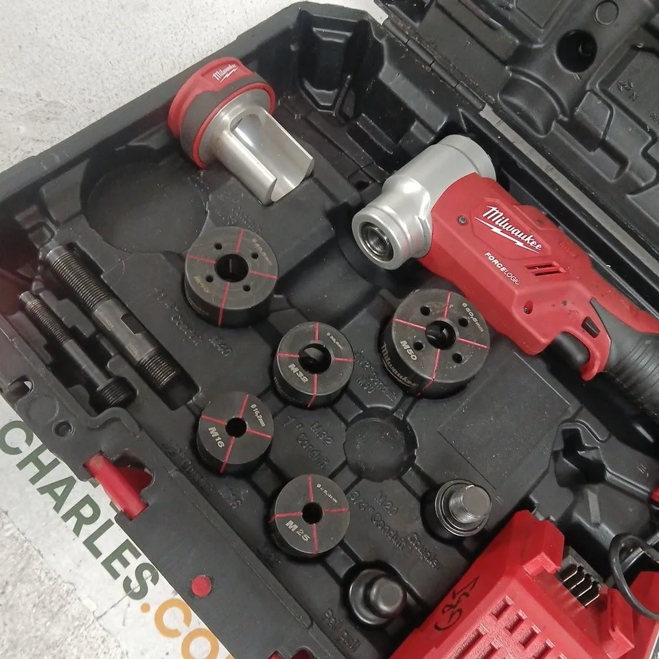 MILWAUKEE CORDLESS DRILL KIT WITH HOLE SAW ATTACHMENTS – IN HARD CASE