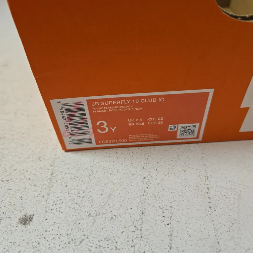 NIKE JR SUPERFLY 10 CLUB IC YOUTH SOCCER SHOES – PINK (UK 2.5)