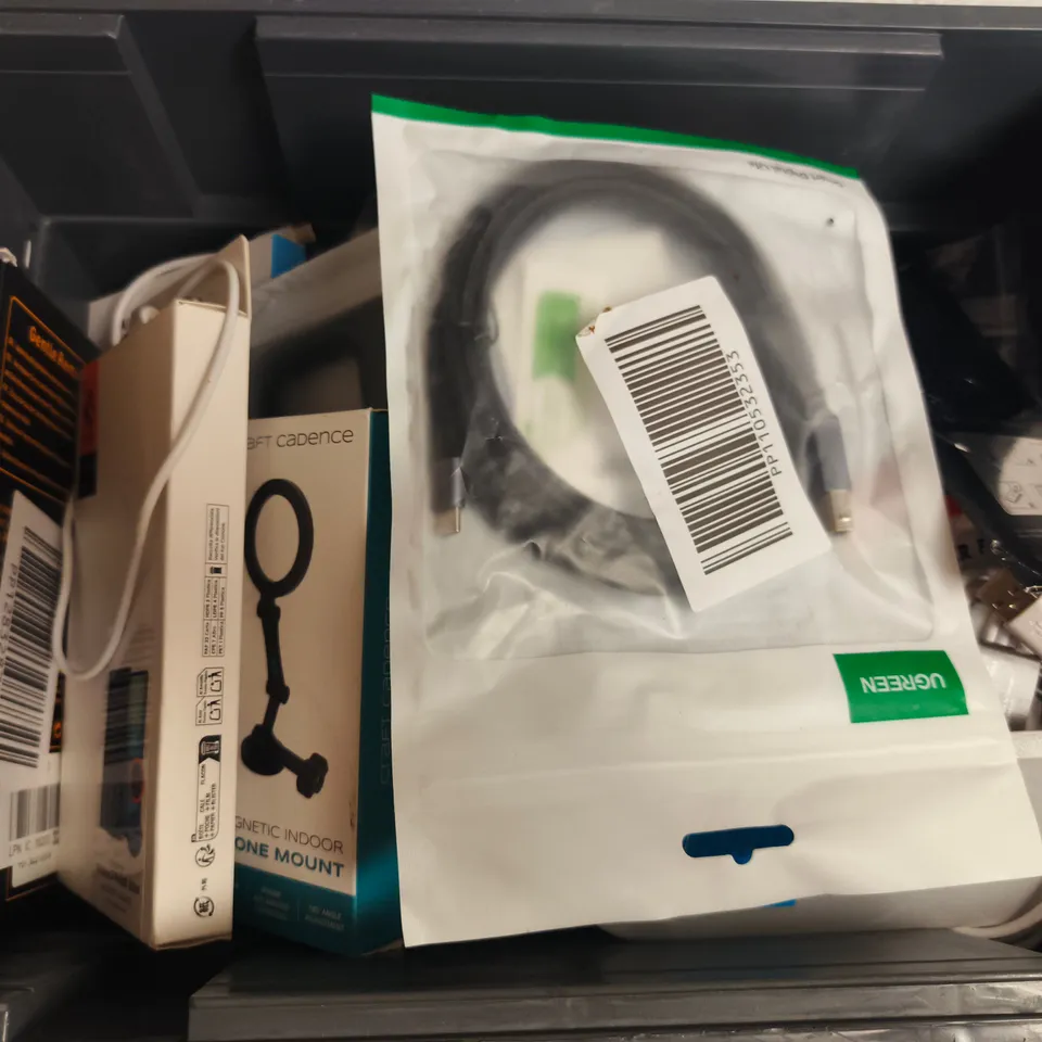 APPROXIMATELY 15 ASSORTED MOBILE PHONE ACCESSORIES TO INCLUDE POWER BANK, CASES AND CHARGE CABLES