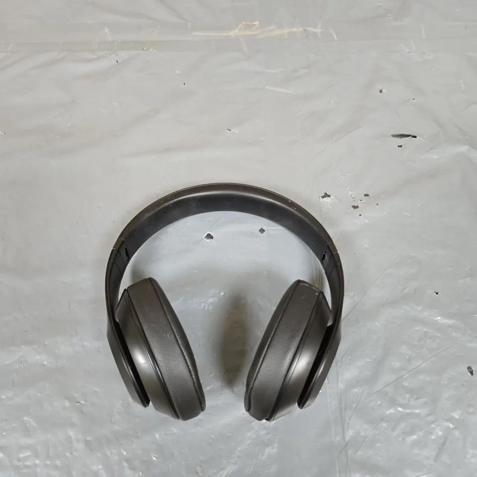 BEATS OVER-EAR HEADPHONES - BLACK 