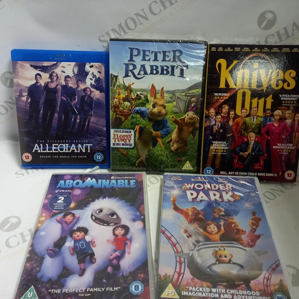 BOX OF APPROX 25 ASSORTED XBOX/PLAYSTATION GAMES AND DVDS INCLUDING PETER RABBIT, KNIVES OUT AND FIFA 23