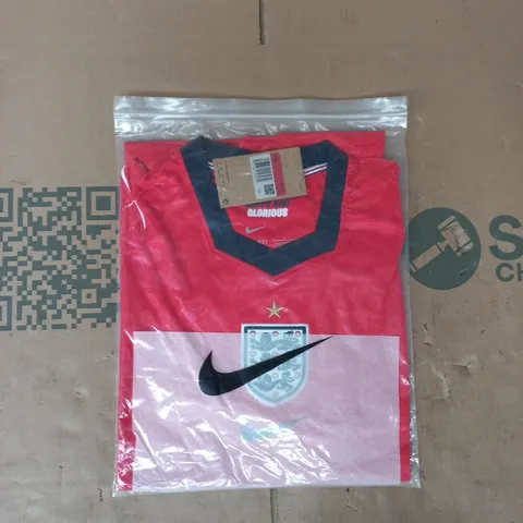 BAGGED NIKE ENGLAND FOOTBALL JERSEY IN RED SIZE LARGE