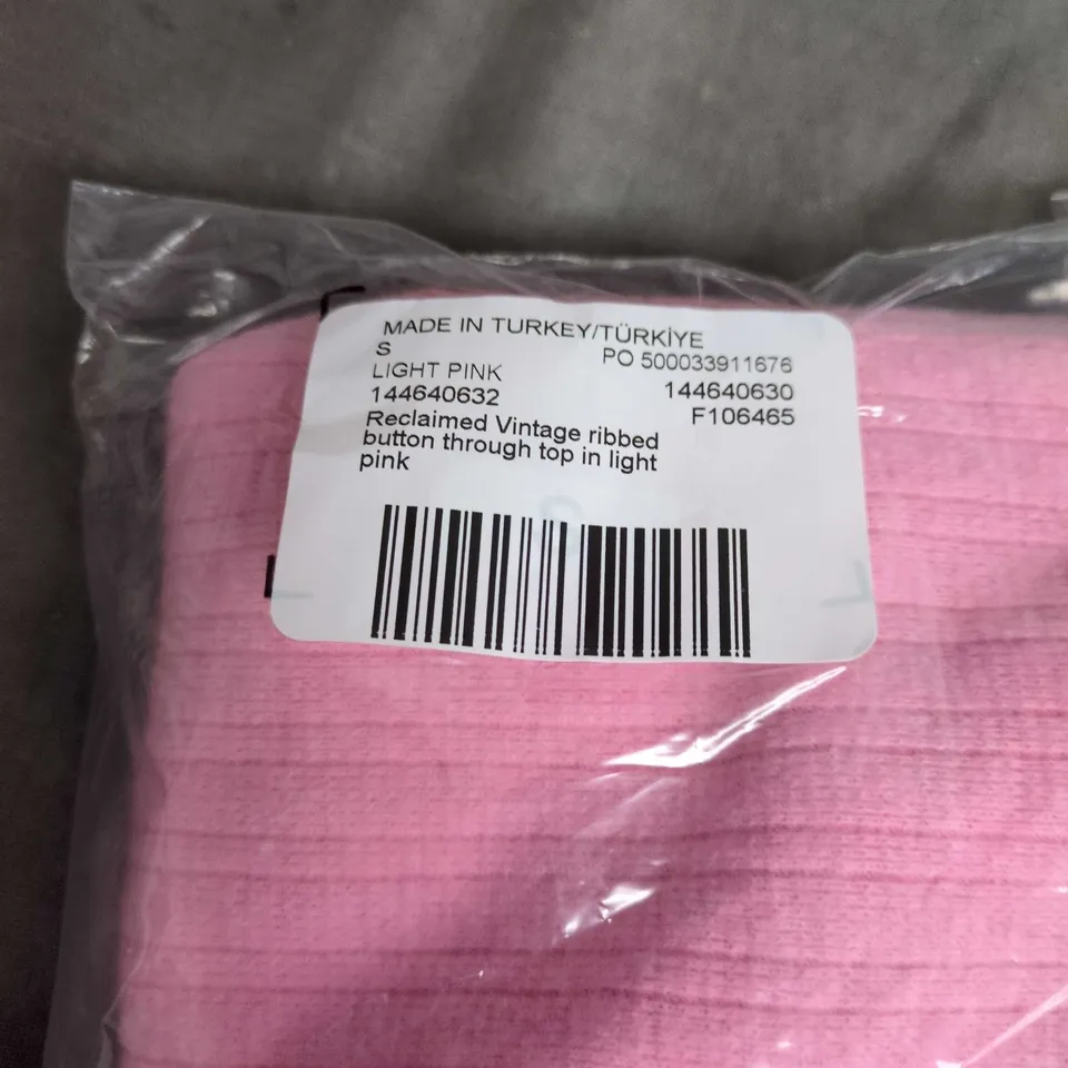 RECLAIMED VINTAGE RIBBED BUTTON-THROUGH TOP – LIGHT PINK – SIZE S