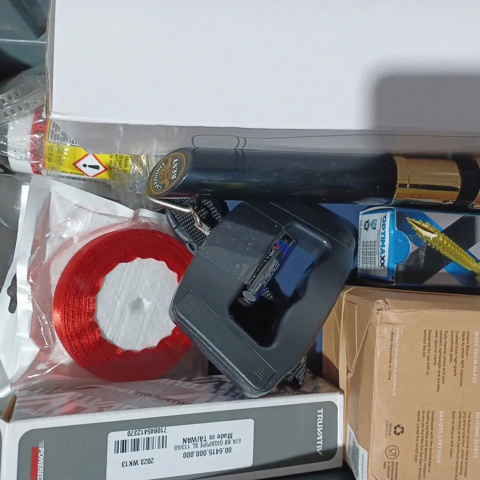 APPROXIMATELY 15 ASSORTED HOUSEHOLD ITEMS TO INCLUDE SWIM CAP, FRAGRANCED BATHROOM GEL, ANTI SNORING DEVICE, ETC