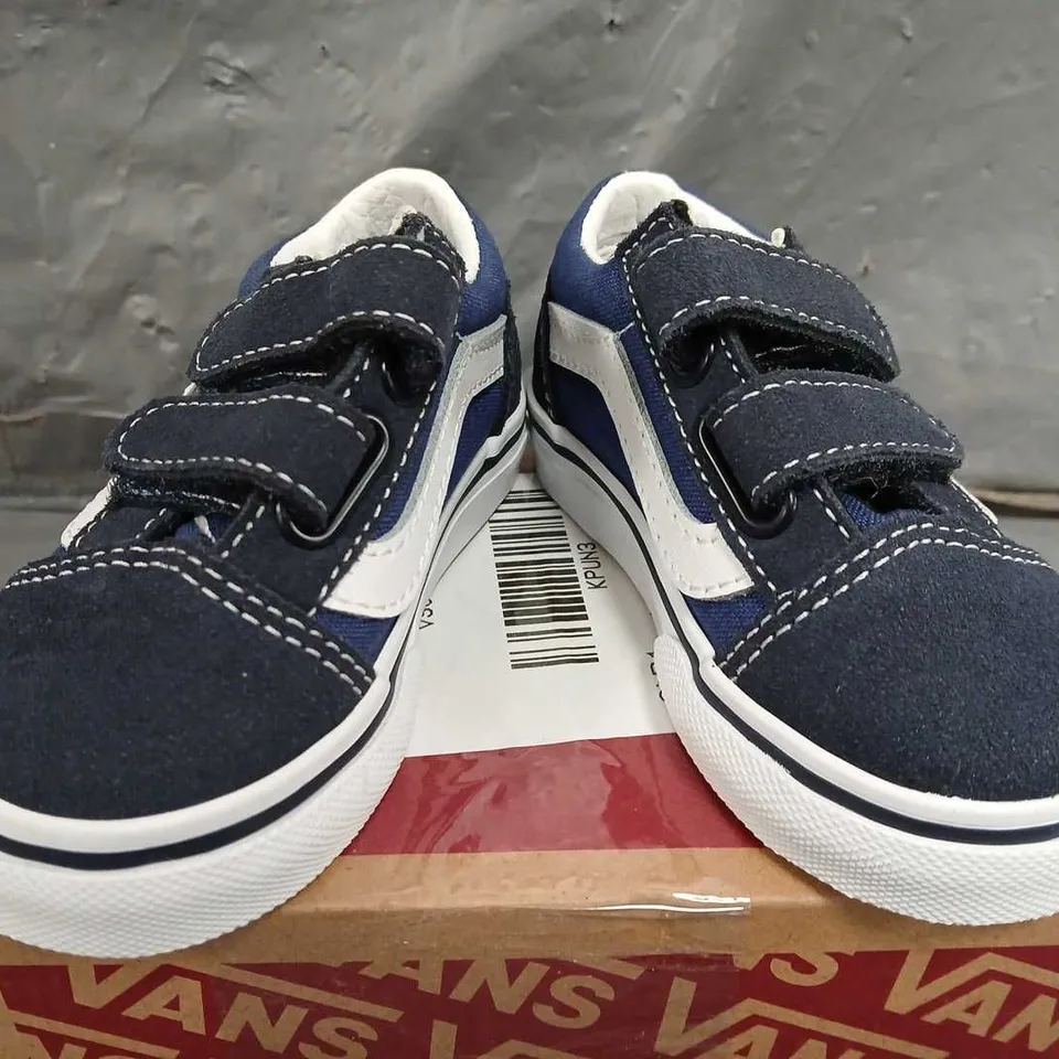 BOXED VANS INFANT BOYS OLD SKOOL TRAINERS - NAVY -UK 4