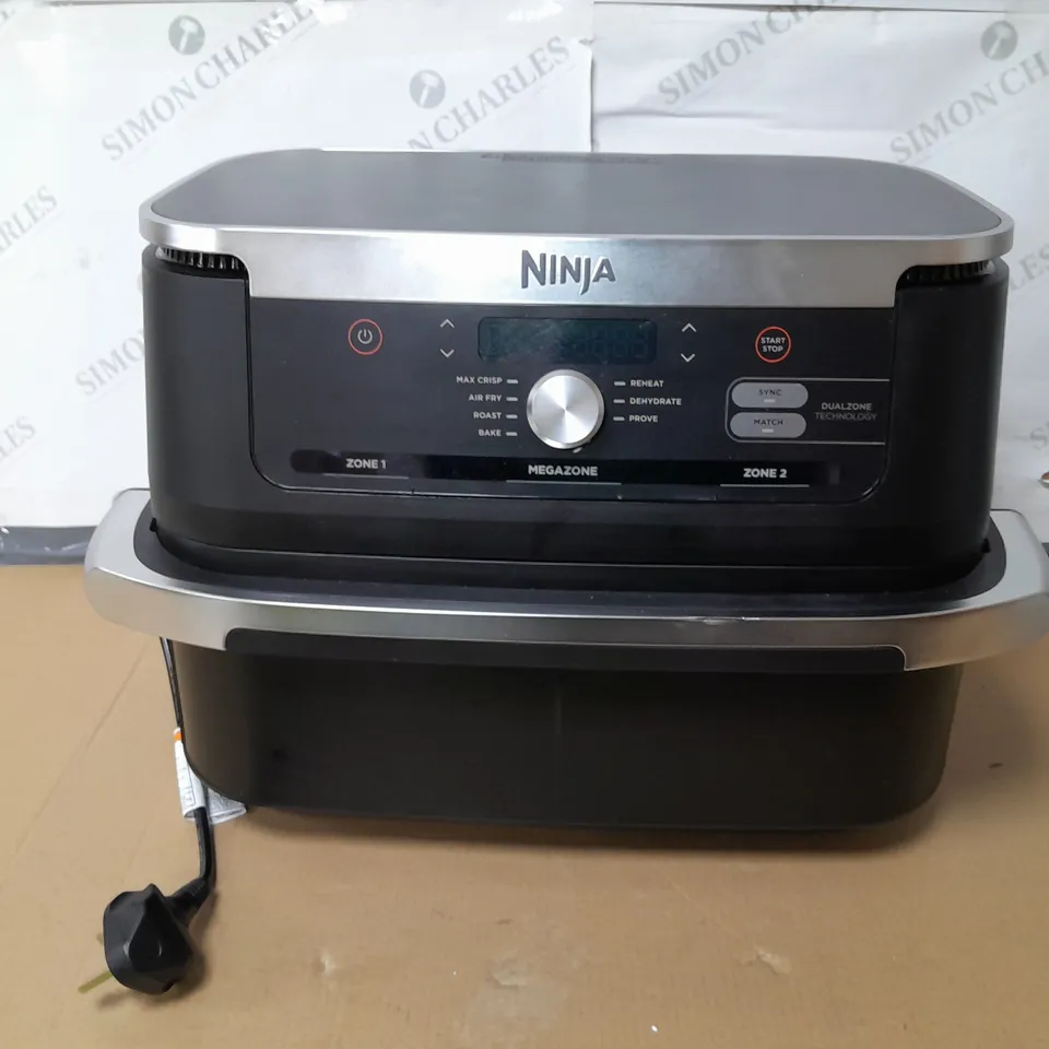 BOXED NINJA 10.4L FOODI FLEXDRAWER DUAL AIR FRYER IN BLACK AF500UK