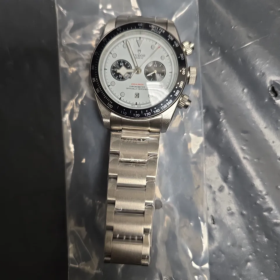 TUDOR CHRONOGRAPH STAINLESS STEEL WRISTWATCH – WHITE DIAL, TACHYMETER BEZEL