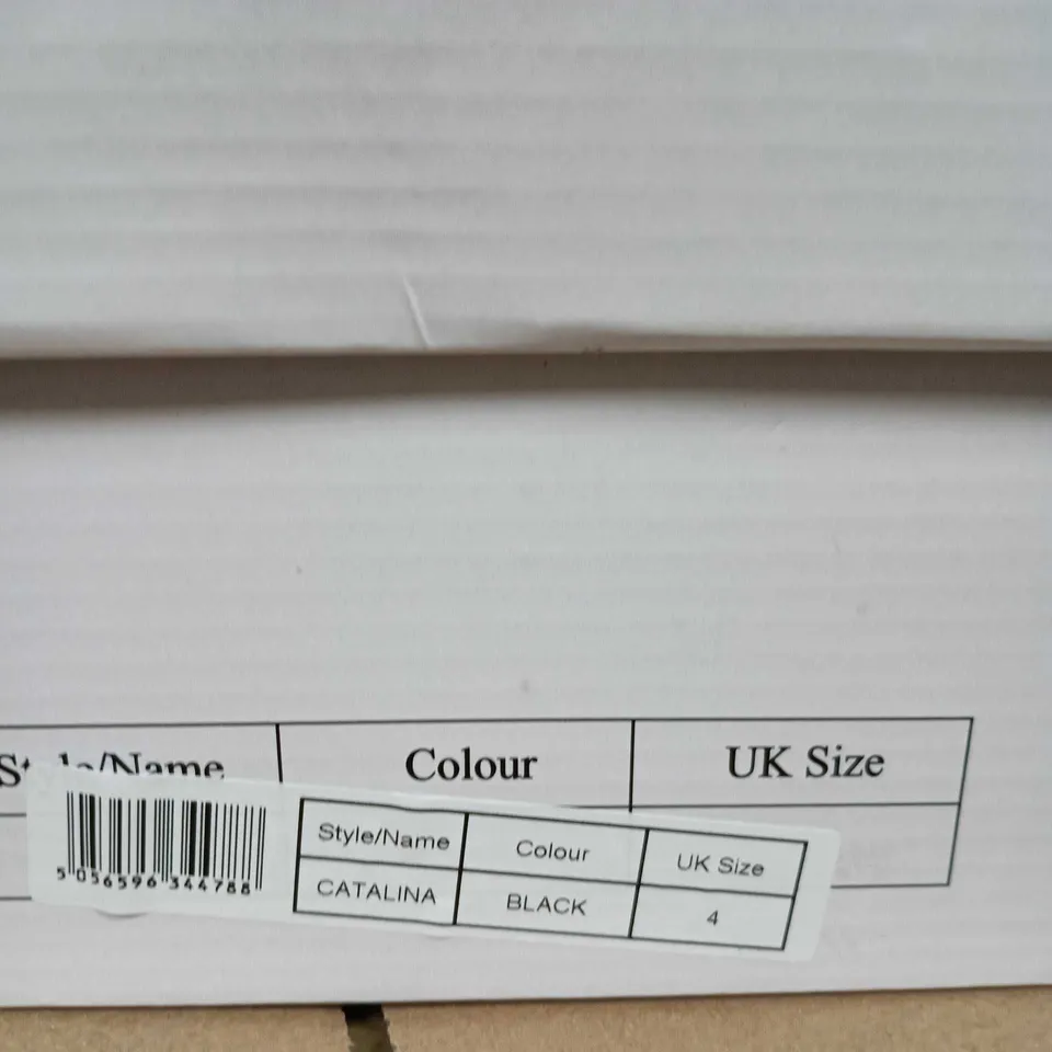 BOXED PAIR OF SHOES BY EMMA CATALINA BLACK LEATHER BOOTS, UK SIZE 4