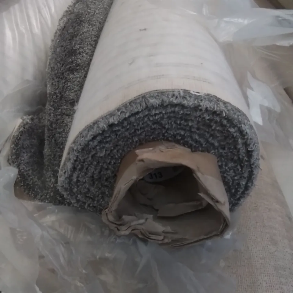 ROLL OF QUALITY SATINO CASONOVA CARPET - APPROXIMATELY 5.35 X 4M