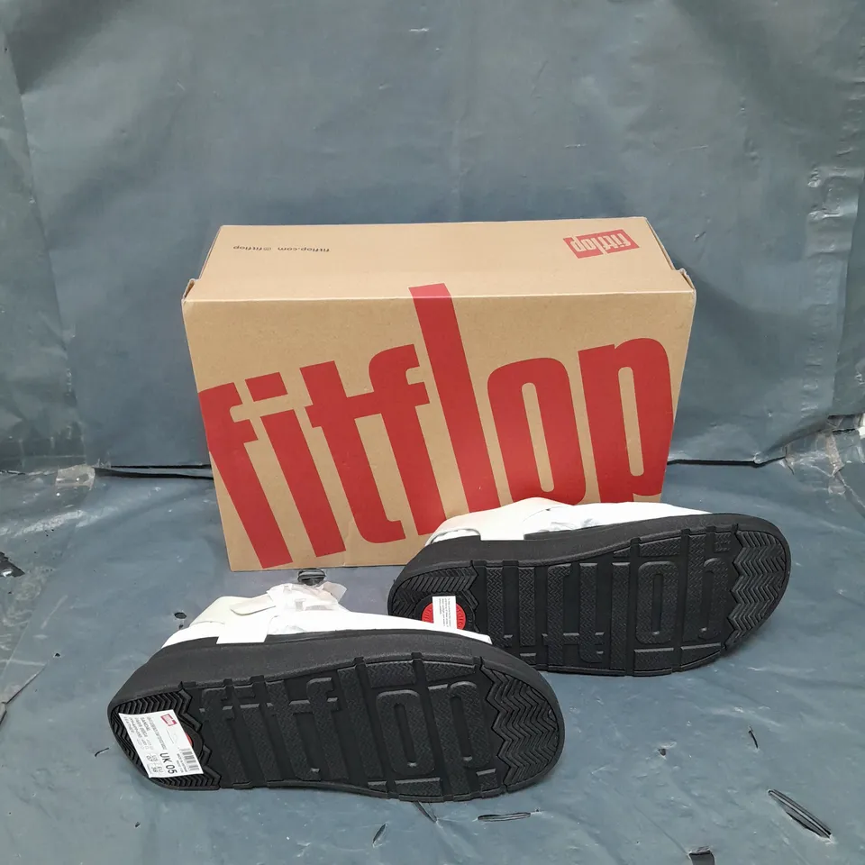 UNBOXED PAIR OF FITFLOP LEATHER BACK STRAP TOE POST SANDAL BEIGE - UK 5 