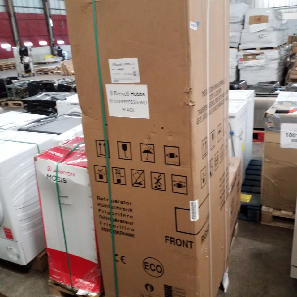 PALLET CONTAINING APPROXIMATELY 4 RAW ELECTRICAL ITEMS TO INCLUDE: