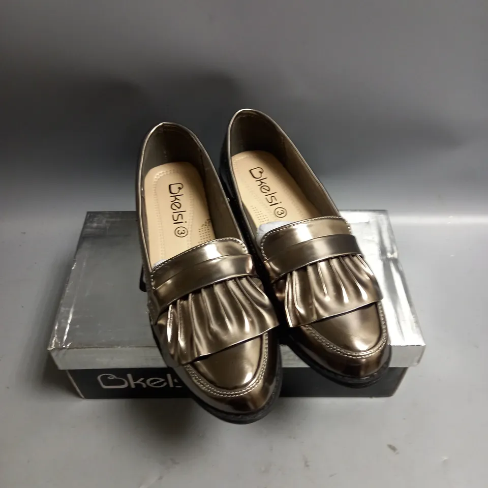 BOXED KELSI LADIES FLAT GUN BROGUES. SIZE 3