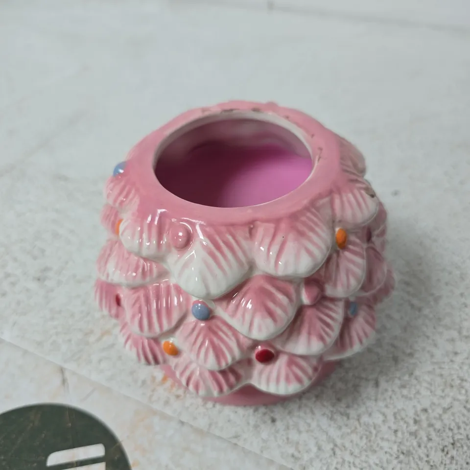 BOX OF APPROXIMATELY 12 ASSORTED ITEMS INCLUDING CHRISTMAS TABLE CLOTH , CHRISTMAS SCENTED CANDLE AND PUMPKIN HALLOWEEN INFLATABLE