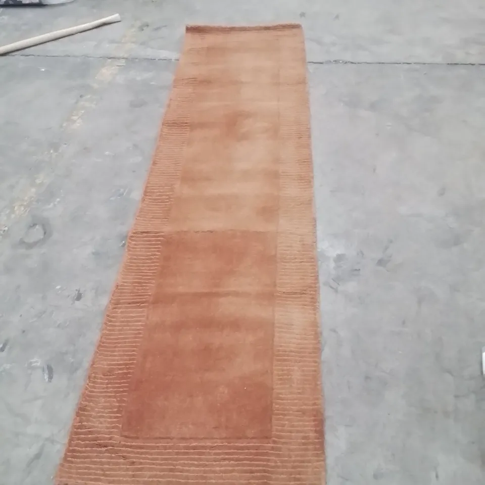 QUALITY DESIGNER AREA RUG - APPROXIMATELY 230X60CM