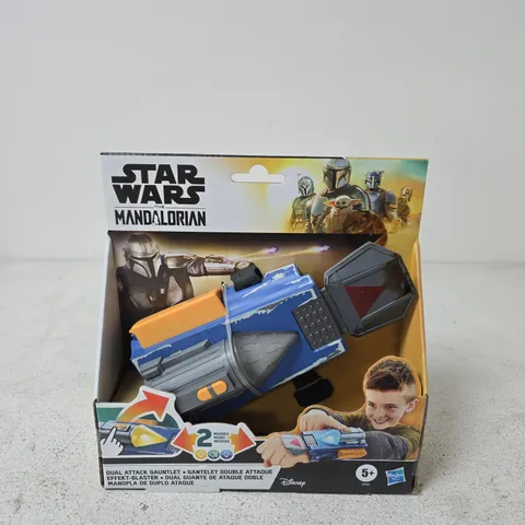 STAR WARS THE MANDALORIAN DUAL-MODE BLASTER TOY – BOXED