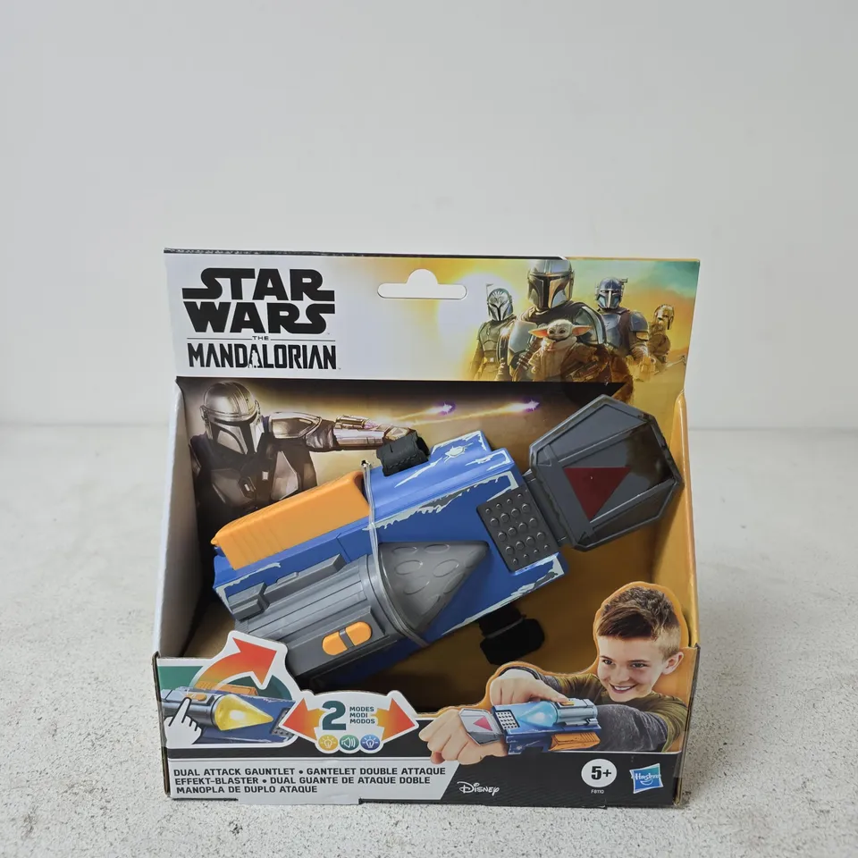 STAR WARS THE MANDALORIAN DUAL-MODE BLASTER TOY – BOXED