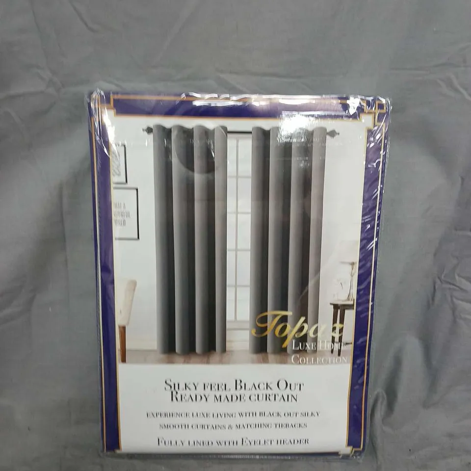 BOX OF APPROX 10 TOPAZ SILKY FEEL BLACK OUT READY MADE CURTAINS 
