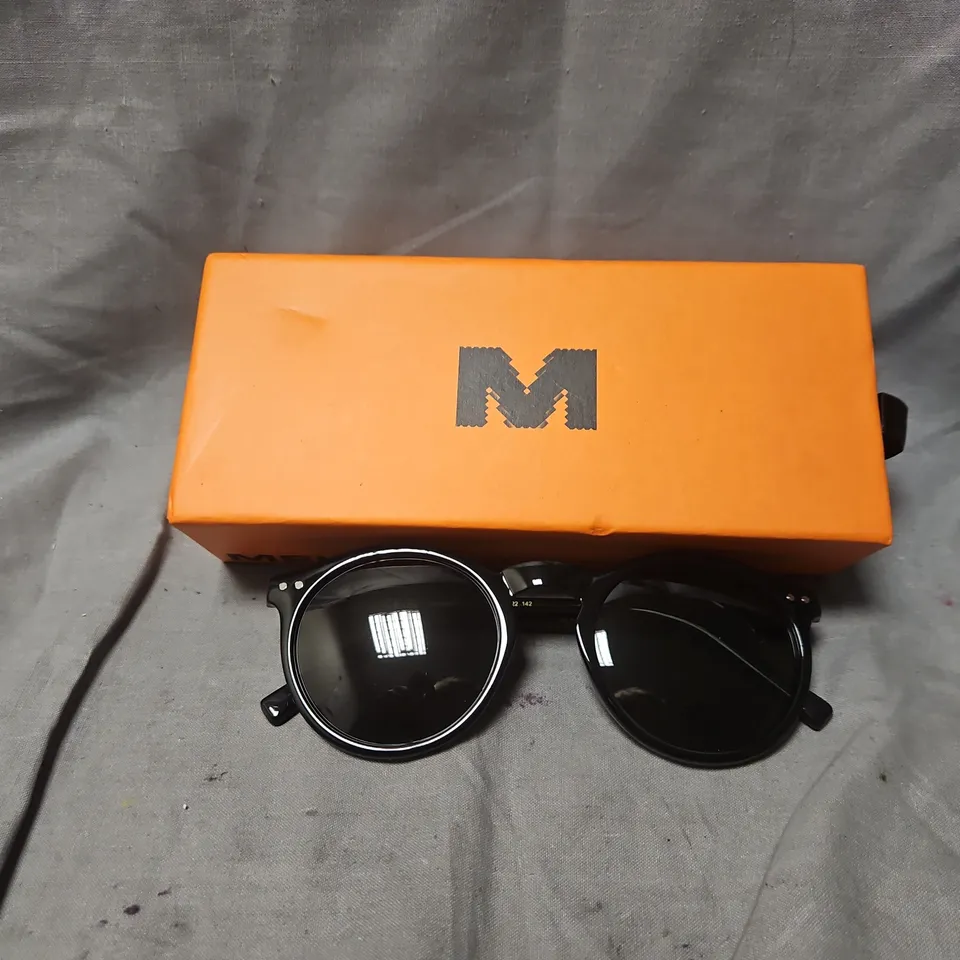 BOXED MELLER SUNGLASSES WITH BLACK ROUND FRAMES AND ORANGE BOX (CAT3 LENSES)