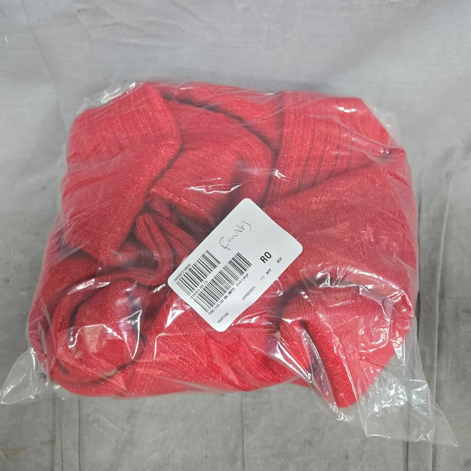 BAGGED DENIM & CO. ESSENTIALS ROUND NECK JUMPER IN RED SIZE LARGE