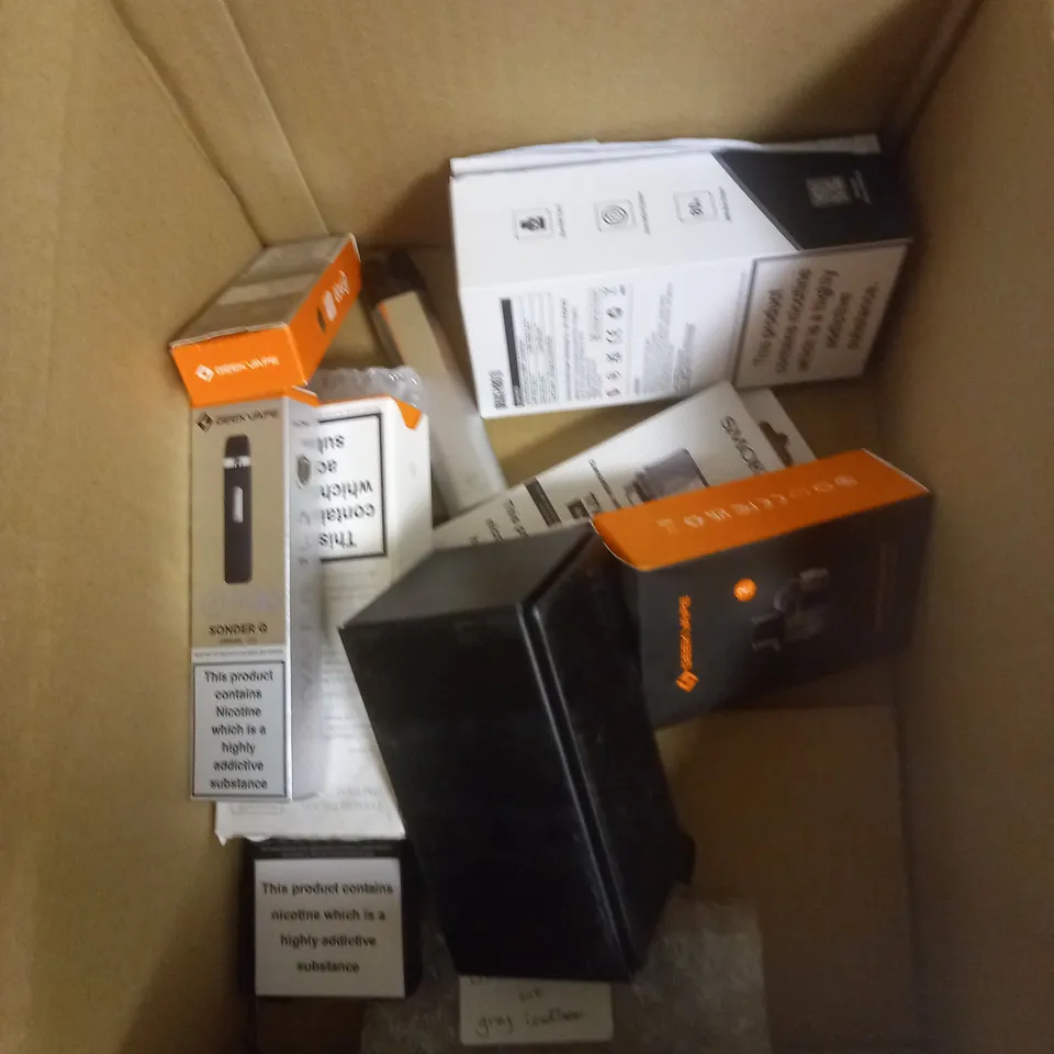 APPROXIMATELY 20 VAPES & E-CIGARETTES TO INCLUDE - OXVA XSLIM PRO - VOOPOO DRAG S - LOST VAPE URSA POCKET - ETC