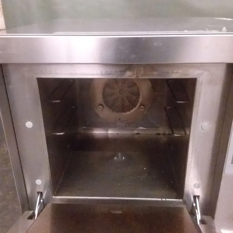 MERRYCHEF MODEL EIKON E3 700W MICROWAVE OVEN