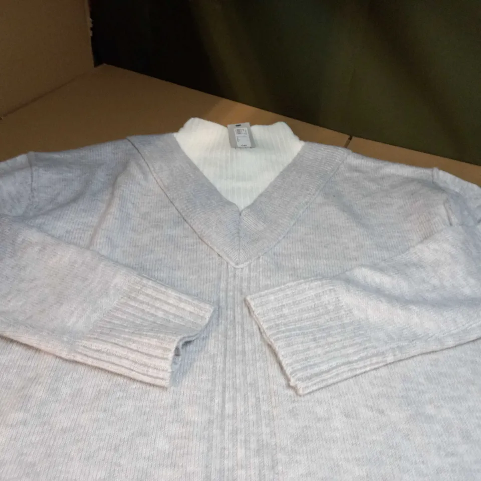 RIVER ISLAND SOFT GREY/CREAM JUMPER - SMALL