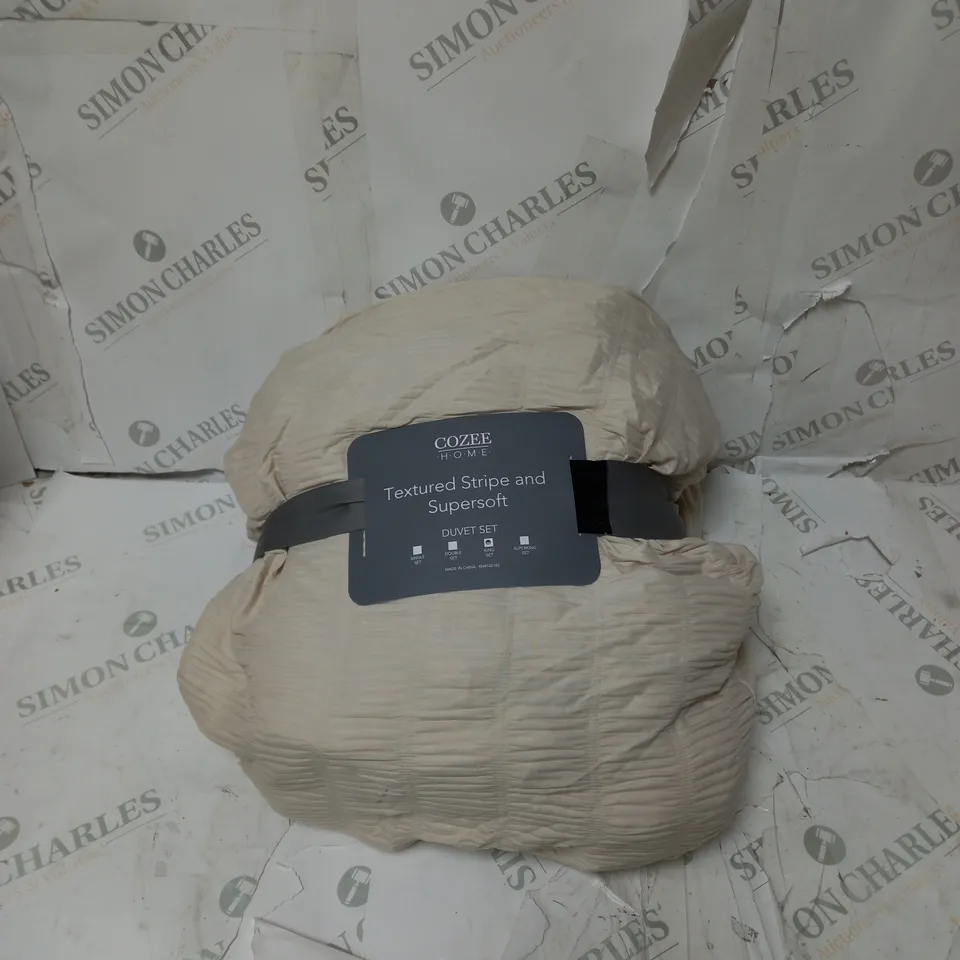 SUPERSOFT BY COZEE HOME TEXTURED STRIPE DUVET SET - KING SIZE