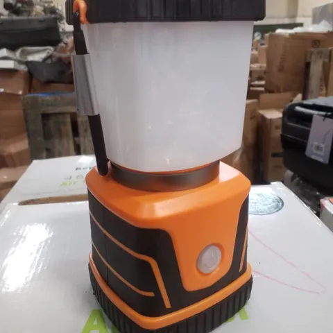 VOYAGER LED CAMPING LANTERN 