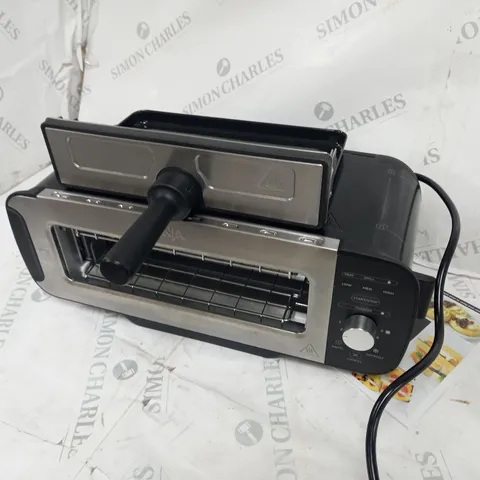NINJA 2 IN 1 TOASTER & GRILL ST100UK