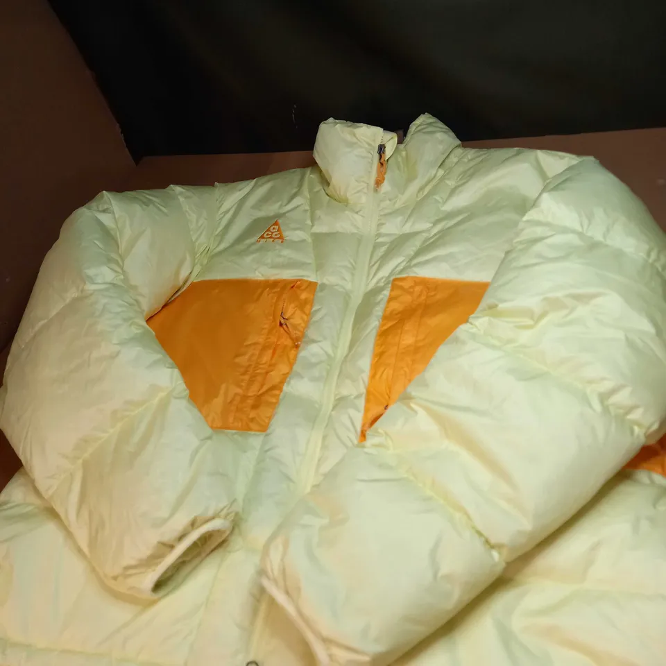 MENS NIKE LOGO PUFFER JACKET SIZE L