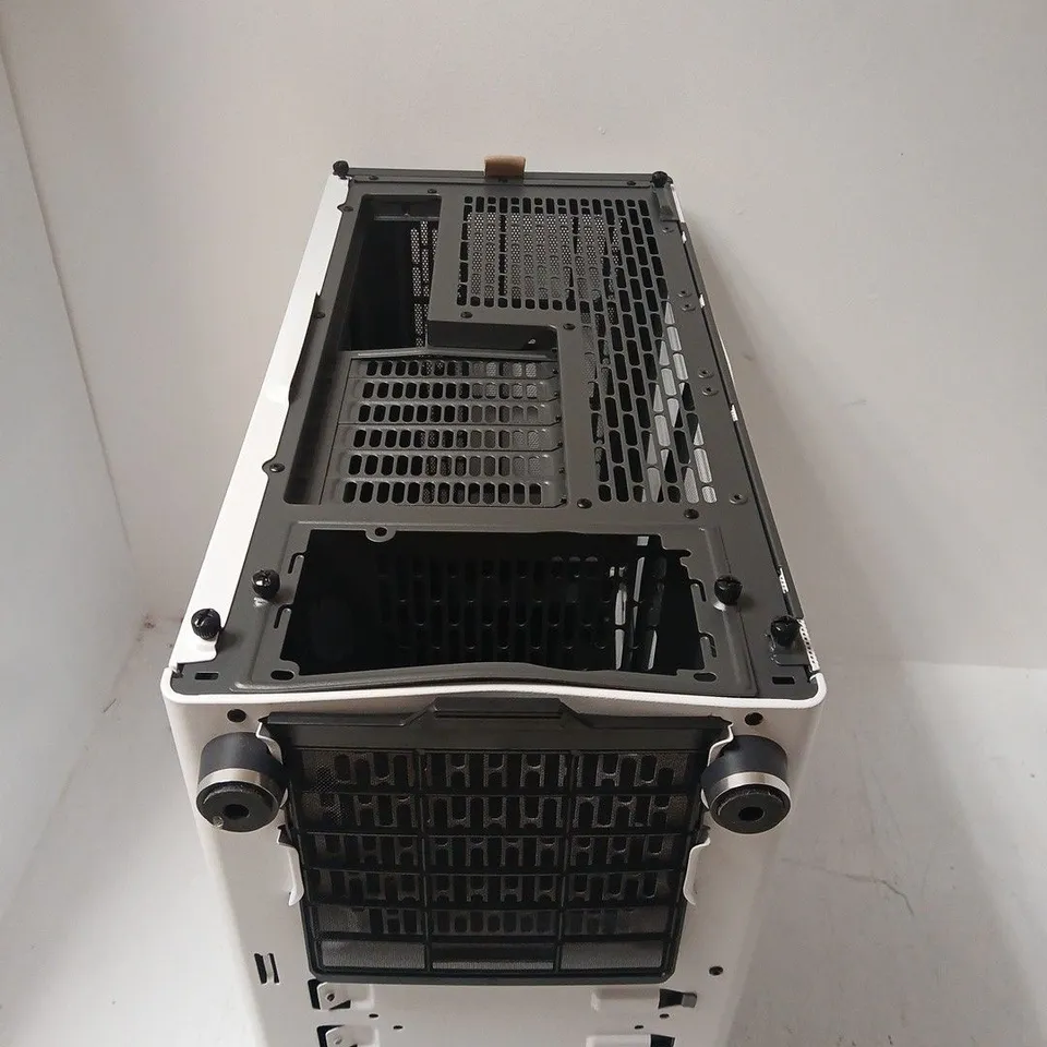 FRACTAL NORTH COMPUTER CASE – WHITE (BOXED)