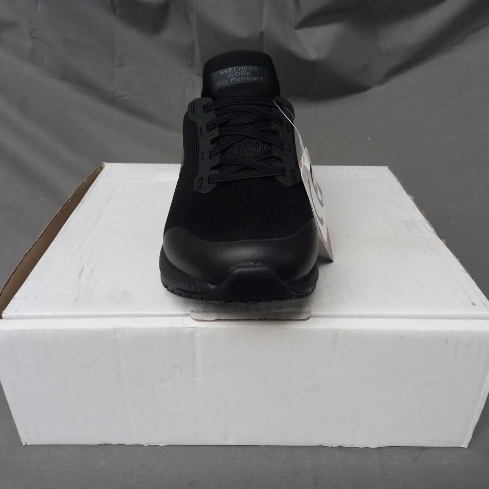 BOXED PAIR OF SKECHERS TRAINERS IN BLACK SIZE 5.5